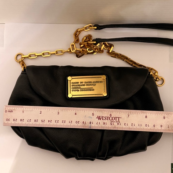 Marc by Marc Jacobs Classic Q Natasha Crossbody w/ Black Pebbled Leather Gold HW - Picture 6 of 16